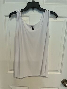Women’s White Scoop Neck Tank Top - Lightweight Everyday Layer